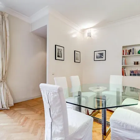 Apartment Pantheon Exclusive House