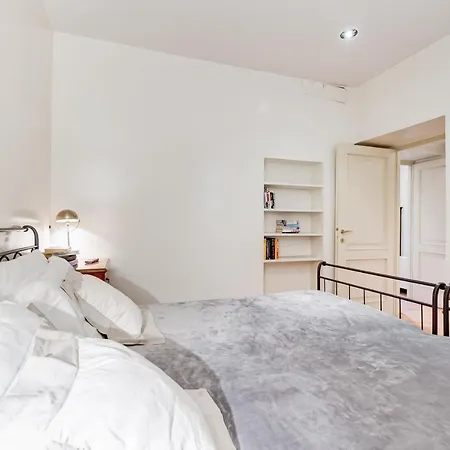 Pantheon Exclusive House Rom