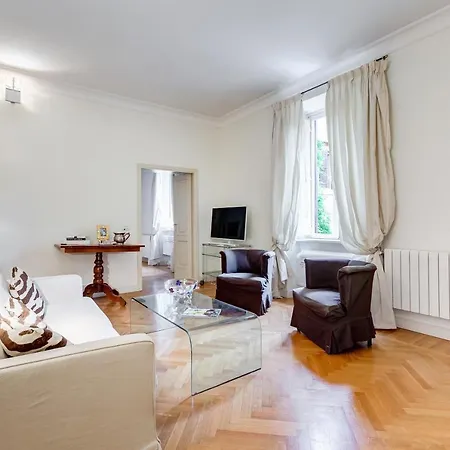 Apartment Pantheon Exclusive House