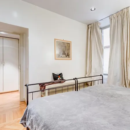 Apartment Pantheon Exclusive House