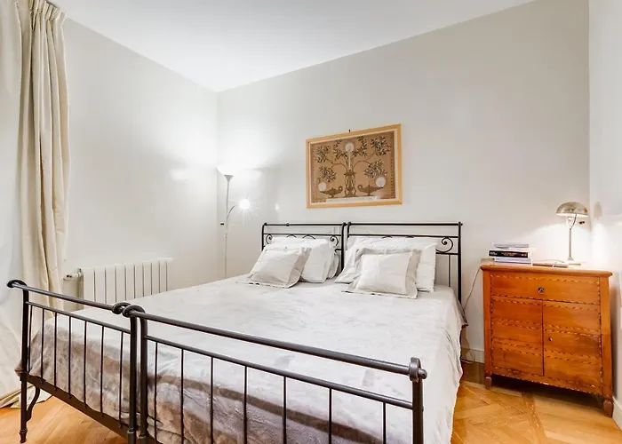 Pantheon Exclusive House Rom